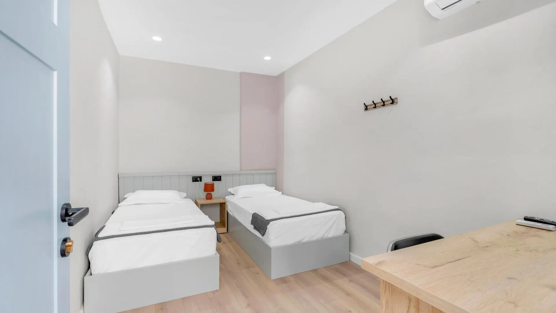 The Nook City Centre En Suite Berat 0*,